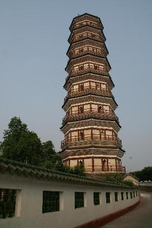 Photos of Chongxi Tower of Zhaoqing