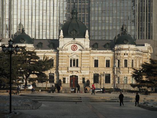 Photos of Dalian Zhongshan Square