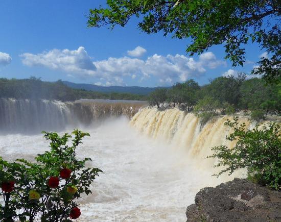 Photos of Diaoshuilou Waterfall