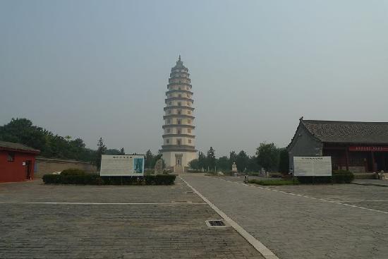 Photos of Dingzhou Tower