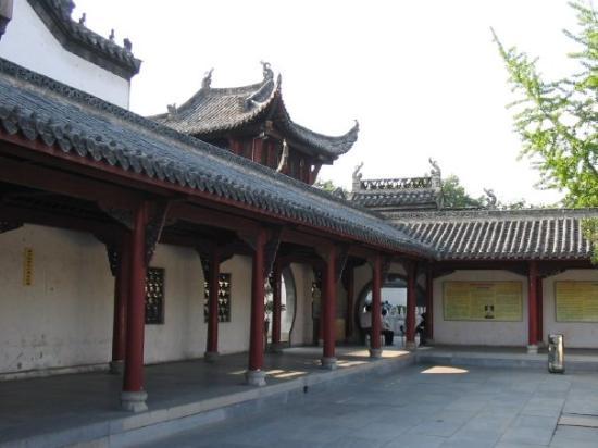 Photos of Guiyuan Buddhist Temple