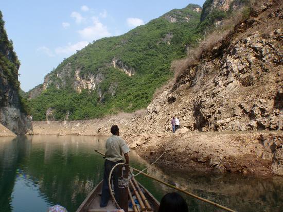 Photos of The Tour Line of Shennong River Ba Dong Hu Bei Boat Trackers