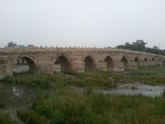 Photos of Weinan Yuxiu Bridge