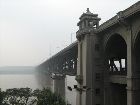 Photos of Wuhan Yangtze River Bridge