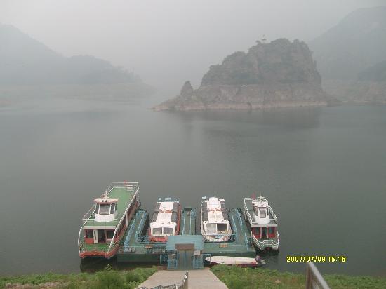 Photos of Yansai Lake